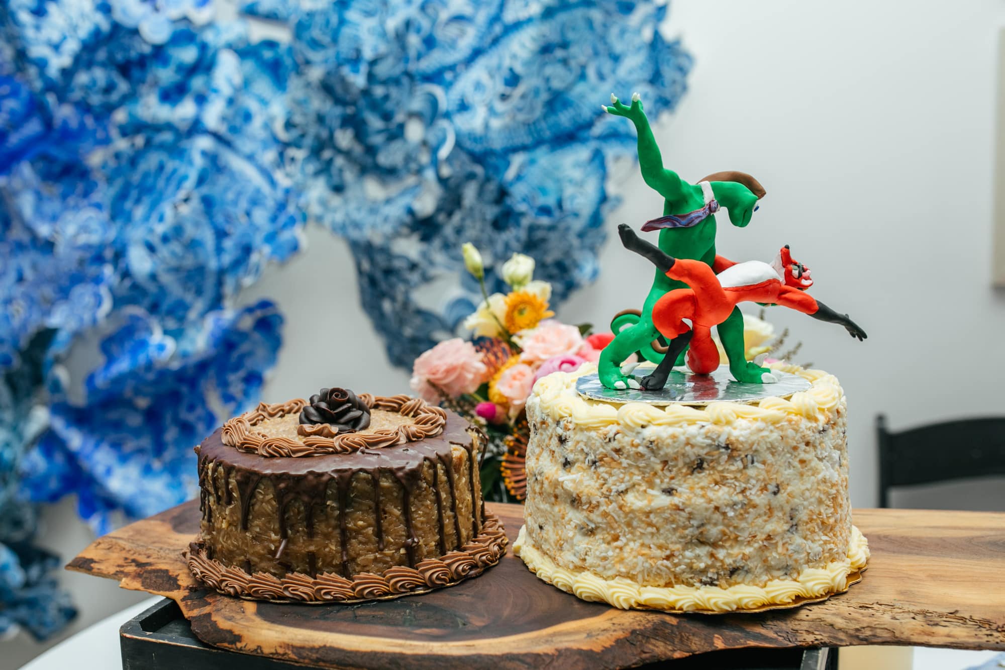 funny cake, fun wedding cake, unique wedding cake, fun wedding topper, wedding desserts, simple wedding cake, one tier wedding cake