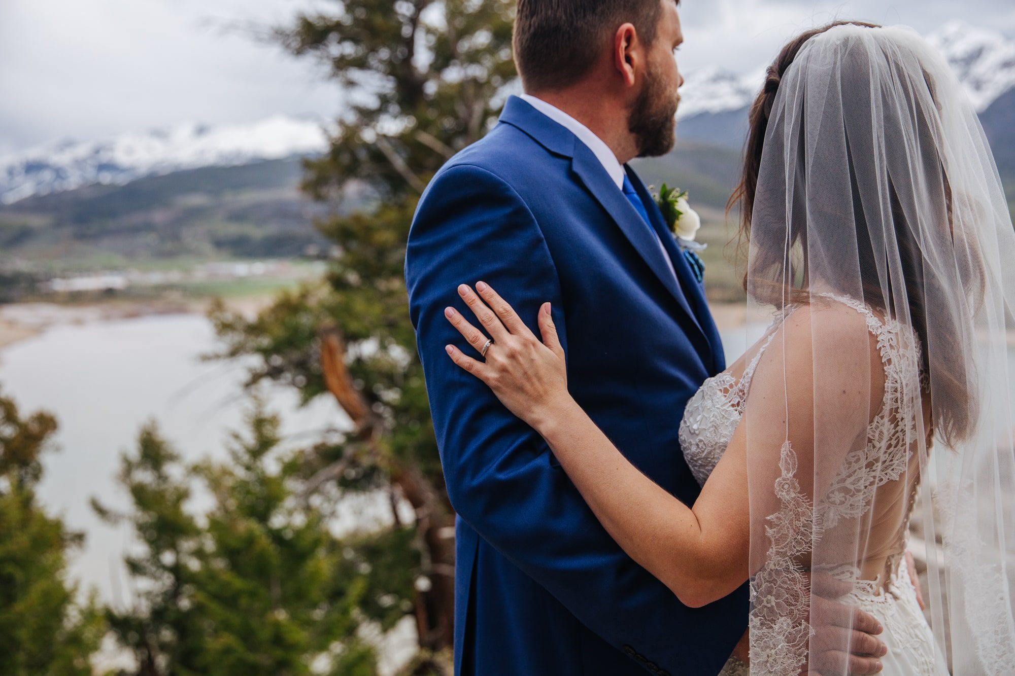sapphire point, mountain wedding, intimate wedding, scenic wedding venue, scenic wedding, blue suit, blue suit groom, bride veil, lacy wedding dress