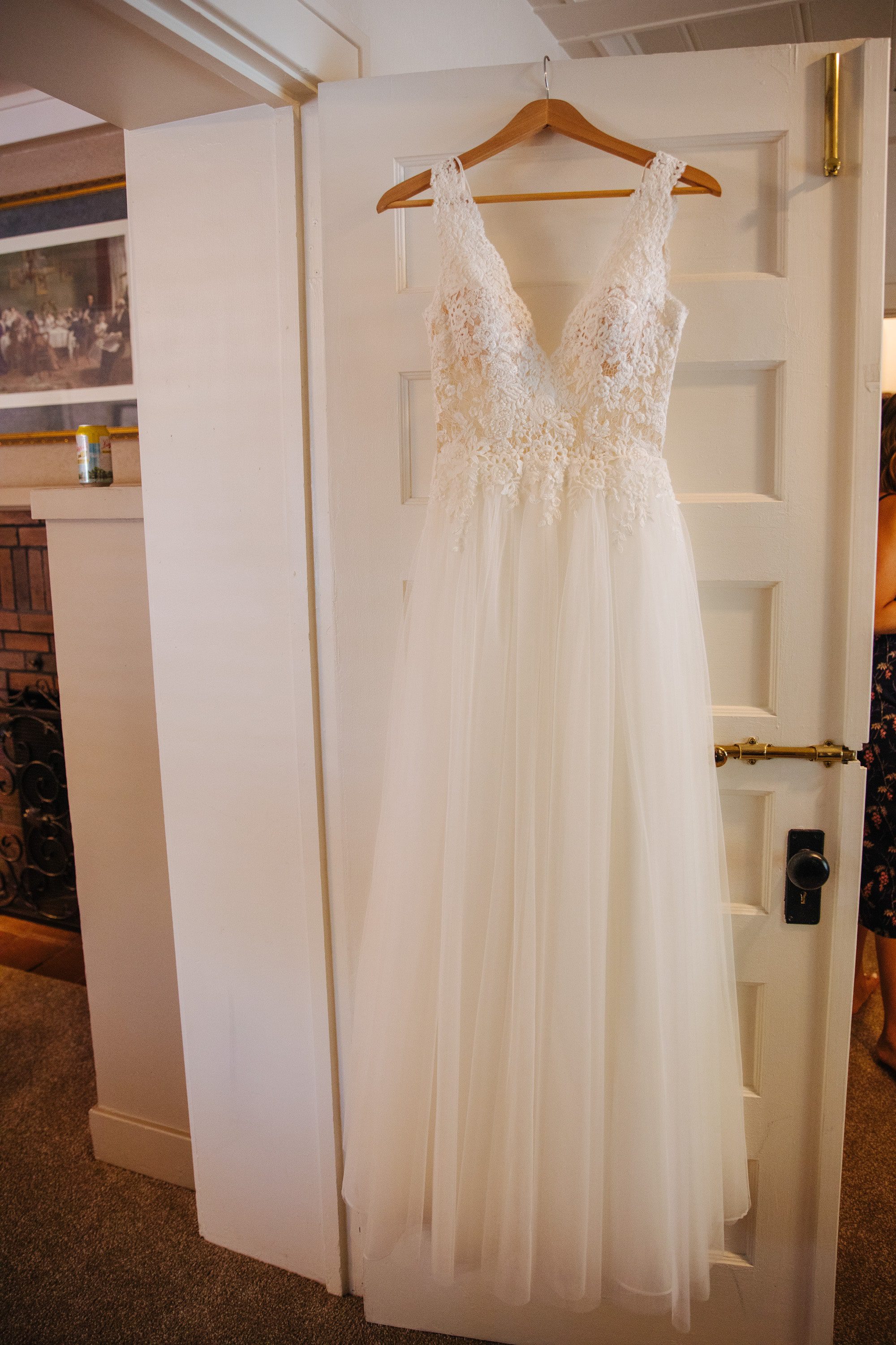 lace top wedding dress, v cut wedding dress, flowing wedding gown, lightweight wedding dress