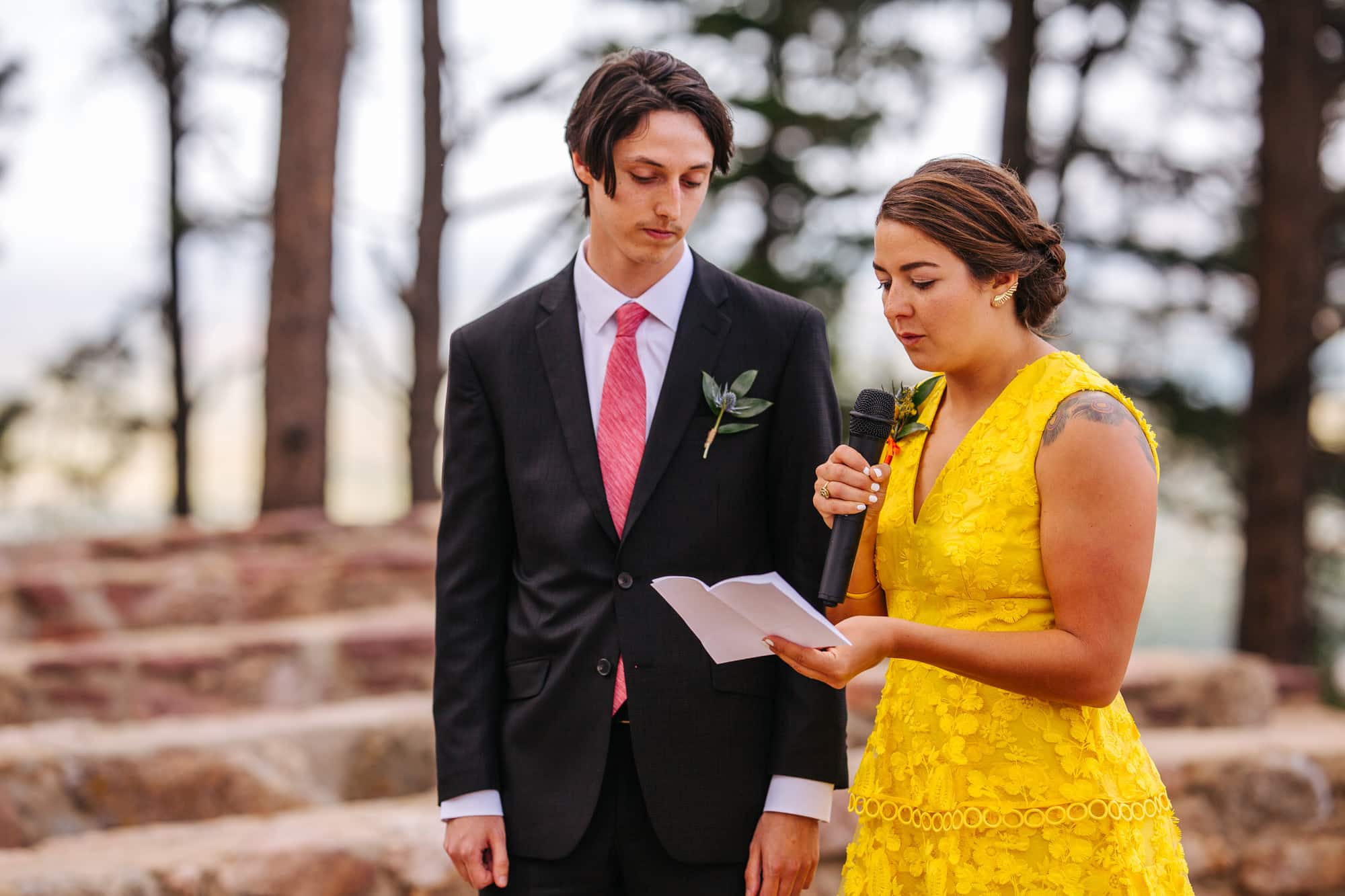 wedding ceremony, sibling reading wedding ceremony, reading during wedding ceremony, yellow dress bridesmaid