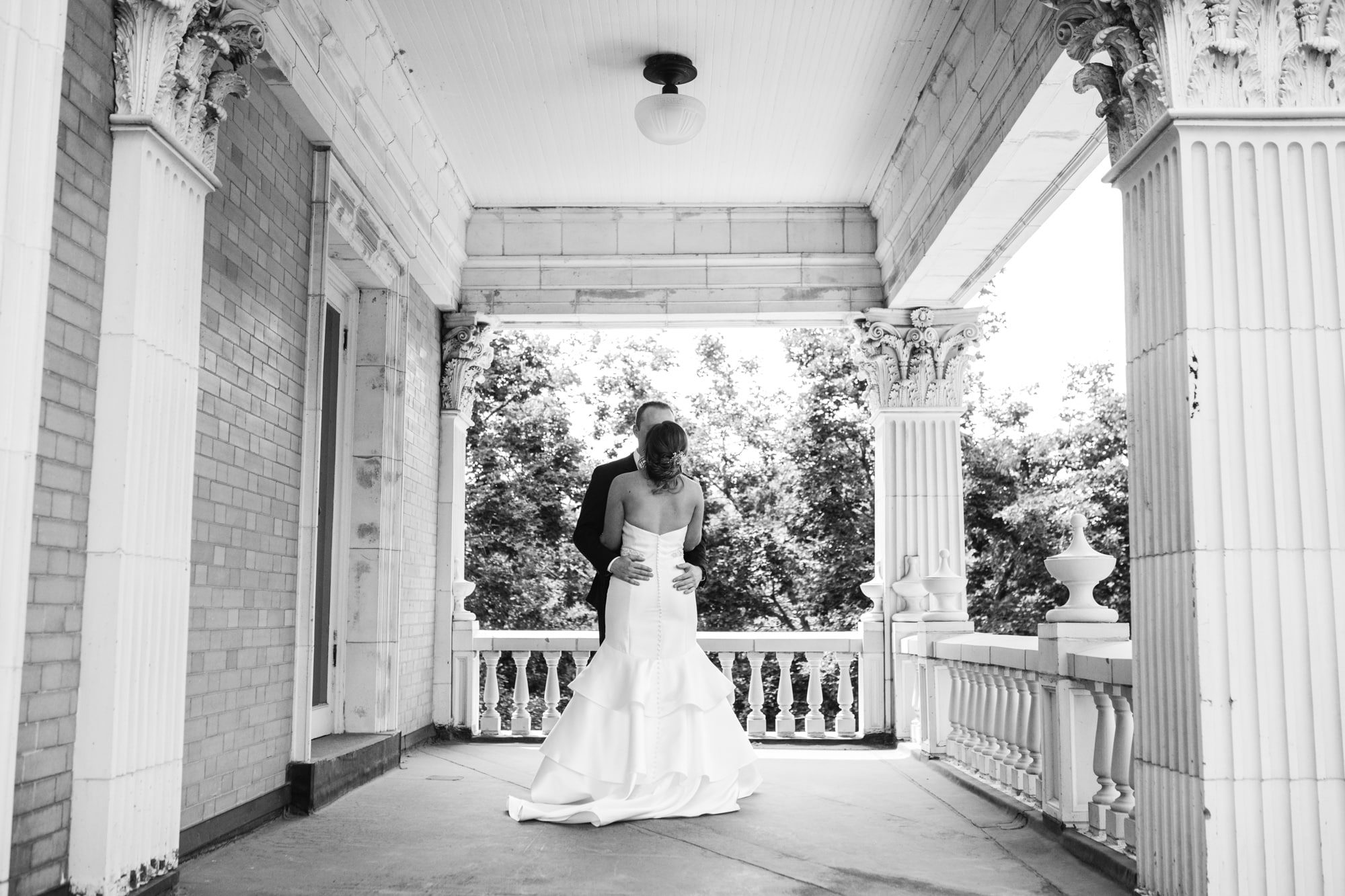 grant Humphreys mansion denver, grant Humphreys mansion, wedding first look, denver wedding, denver wedding photographer, first look locations, bride and groom first look, outdoor first look, should we do a first look wedding, first look pro con