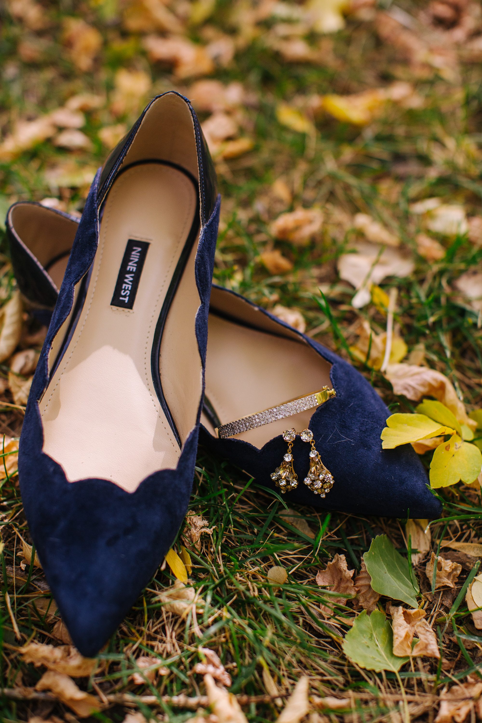 nine west wedding shoes, gold bridal jewelry, what to use as something blue, bridal details, simple bridal jewelry, blue shoes bride, bride shoes, something blue bride, detail shot, fall wedding, colorado fall wedding