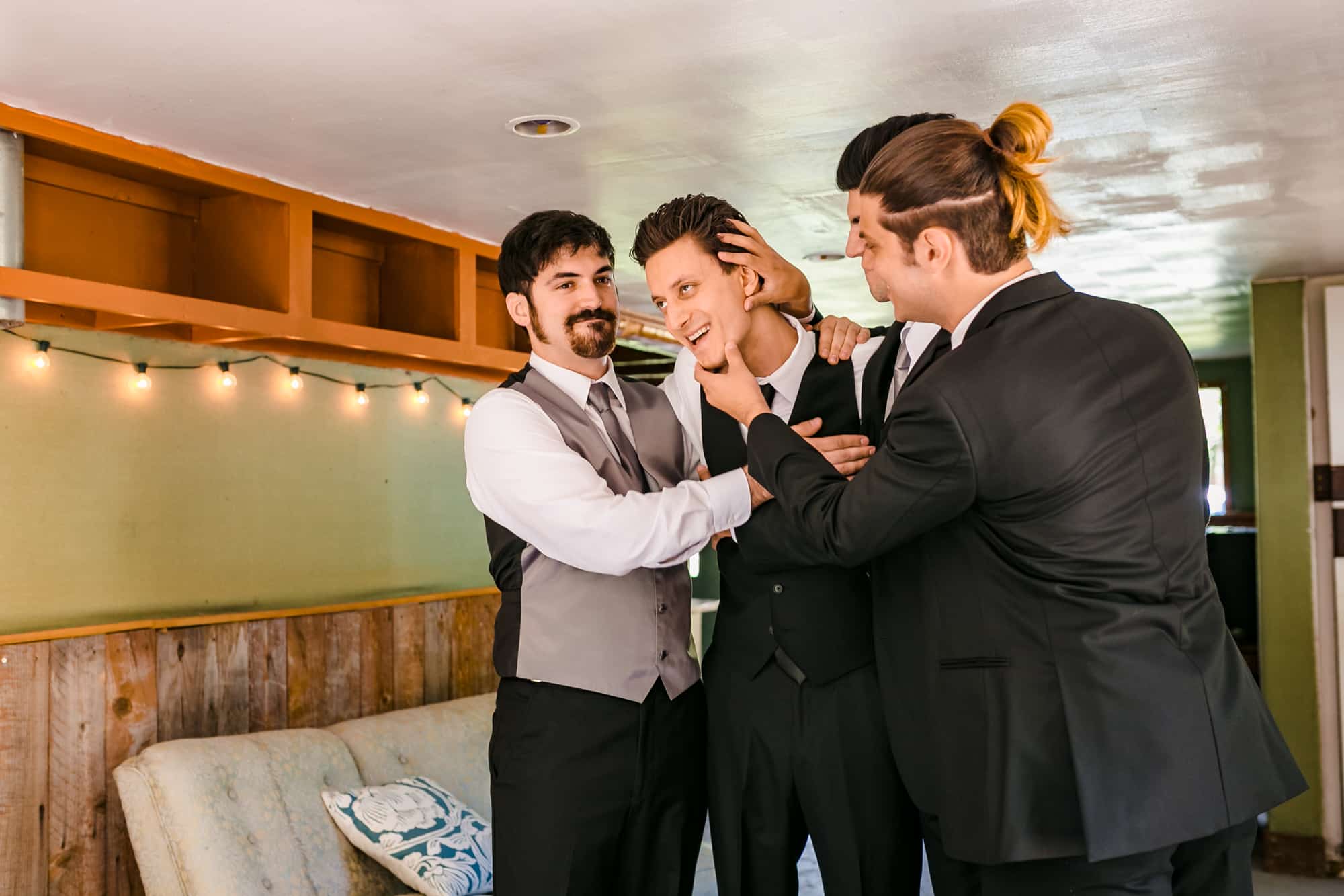 groomsmen getting ready, groom getting ready for wedding, funny groomsmen, candid getting ready, candid groomsmen