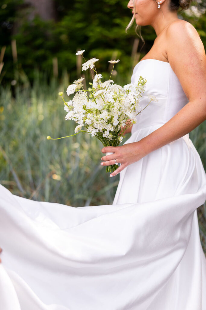 white flower bouquet